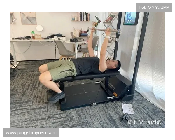 躺式蹬腿健身器材介绍与动作讲解