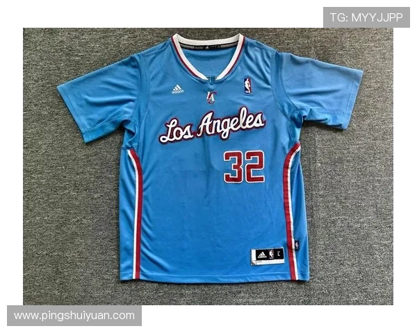 雷恩主场球衣配色变化与设计风格演进